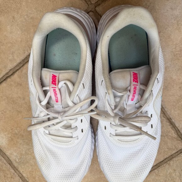 Nike Women's Revolution Sneaker - Size 11 - Picture 8 of 11
